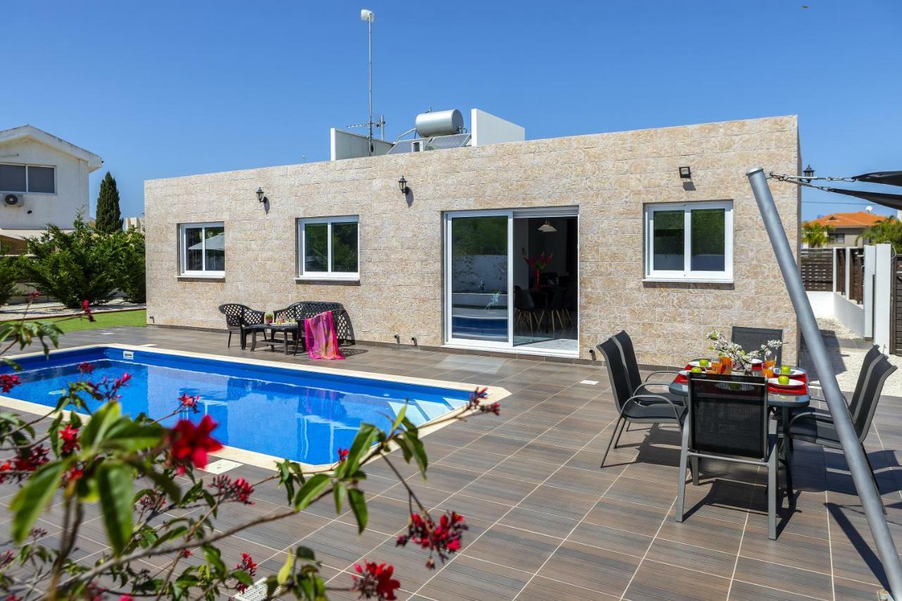 Protaras Villa Hollywood Exterior photo