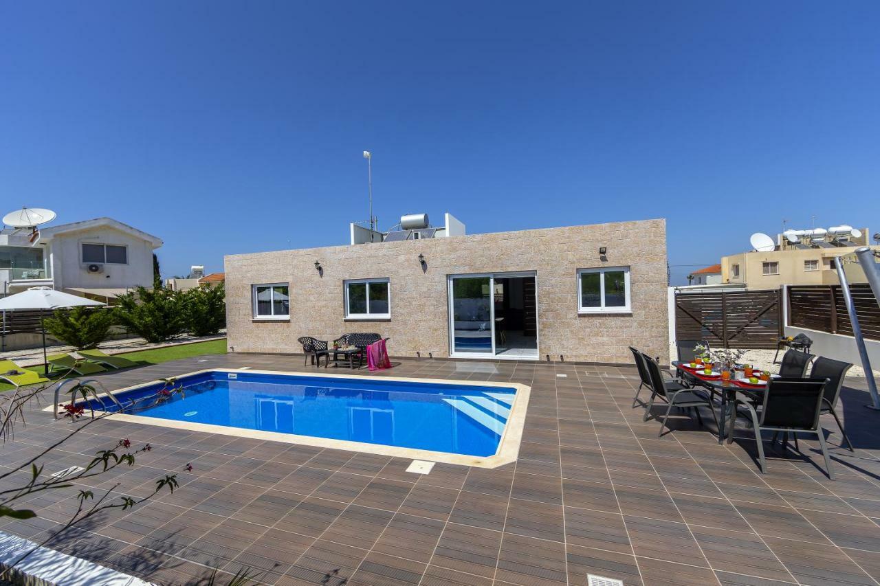 Protaras Villa Hollywood Exterior photo